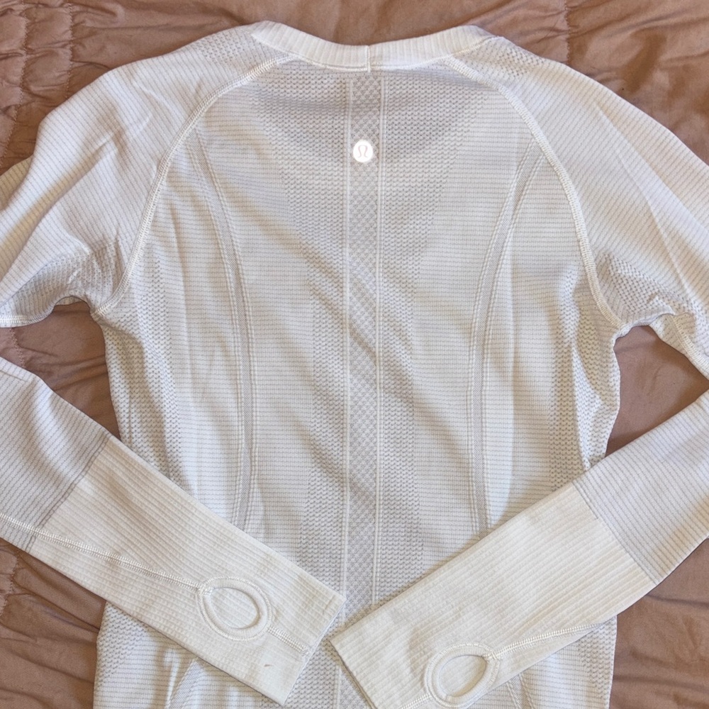 lululemon athletica White Long-Sleeve Slim Performance Tee - Picture 8 of 10